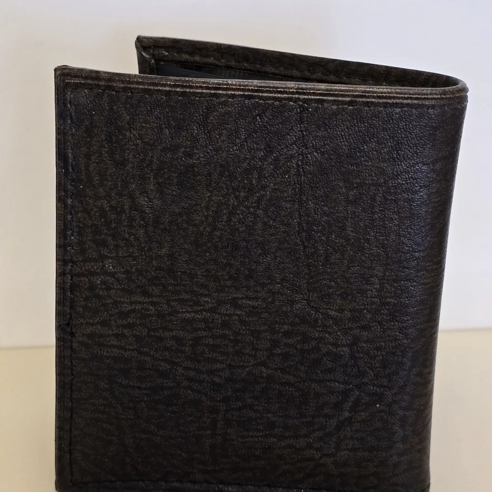 Brown Textured Leather Wallet Like New 5x4 Inch